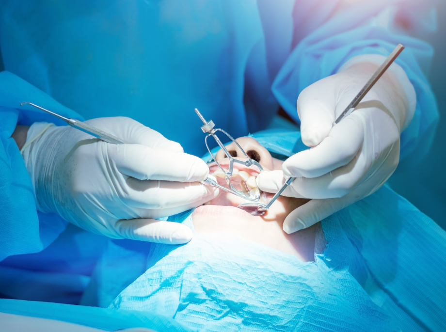 Chirurgie dentaire à Ste-Thérèse - Centre Dentaire Daneault